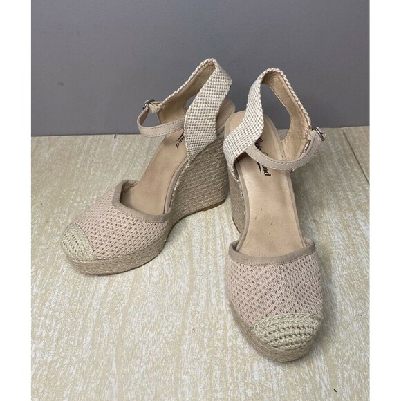 Lucky Brand Closed Toe Wedge - Size 7.5 - 4 1/2 inch heel - Picture 3 of 10